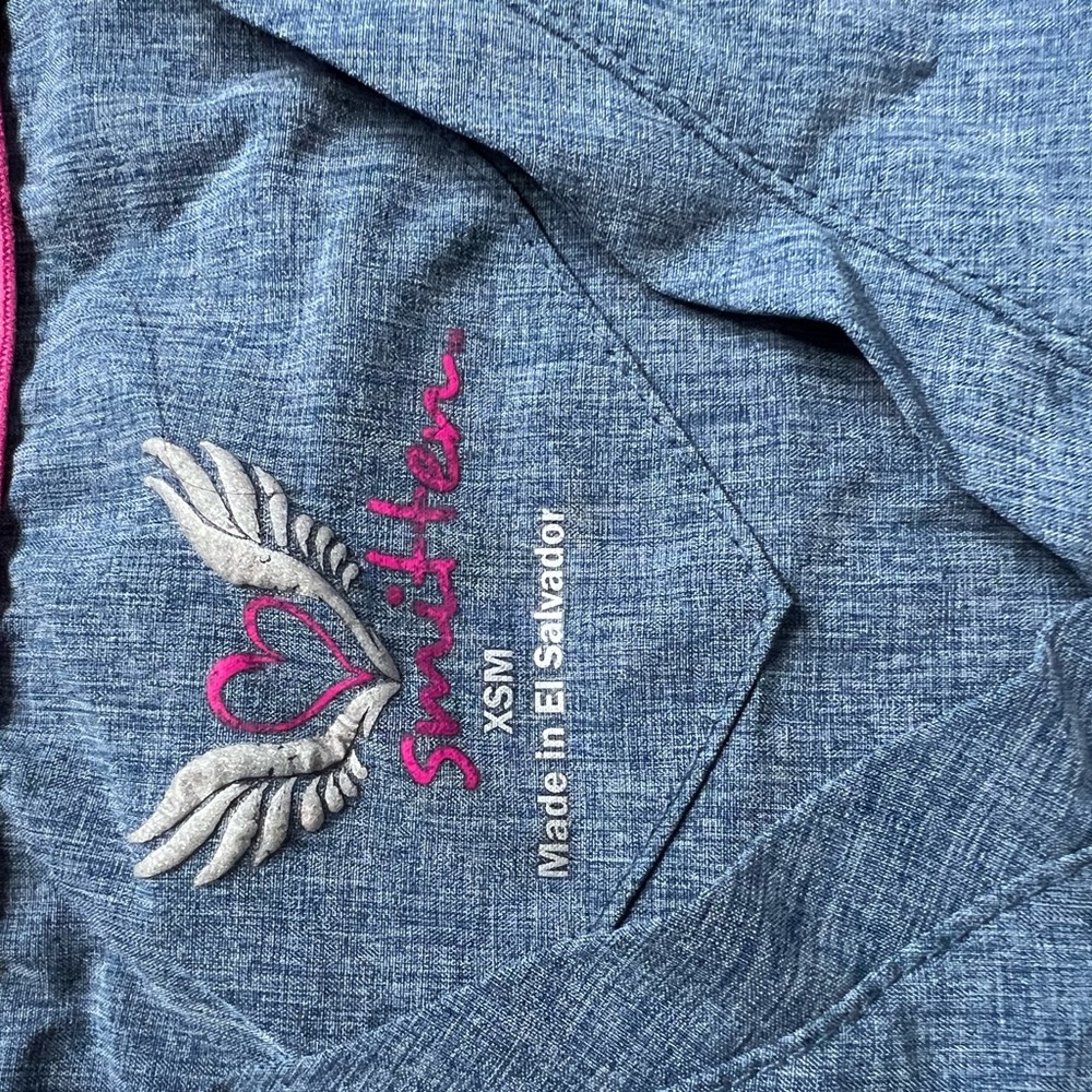 Matching woman’s scrub set - Picture 7 of 7